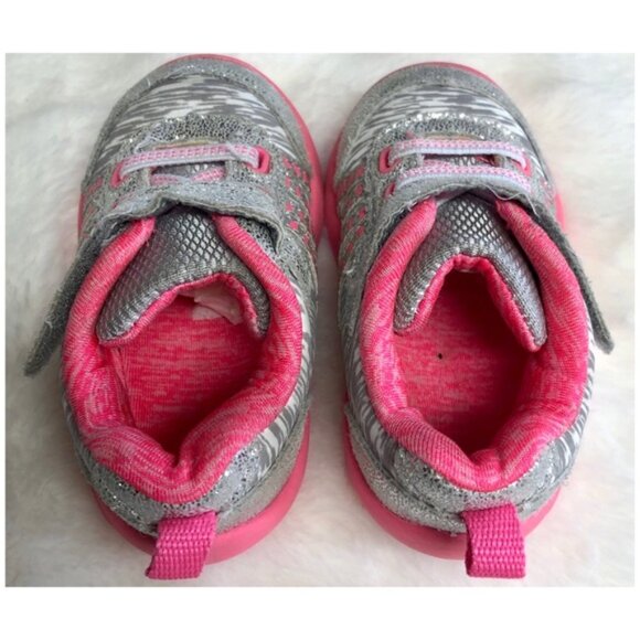 Toddlers shoes! 🖤 - Picture 2 of 4